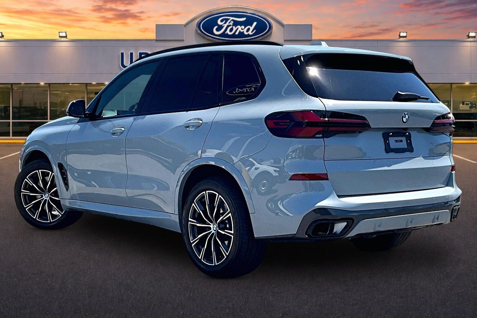 Used 2026 BMW X5 xDrive40i w/ Executive Package AWD/4WD image 2