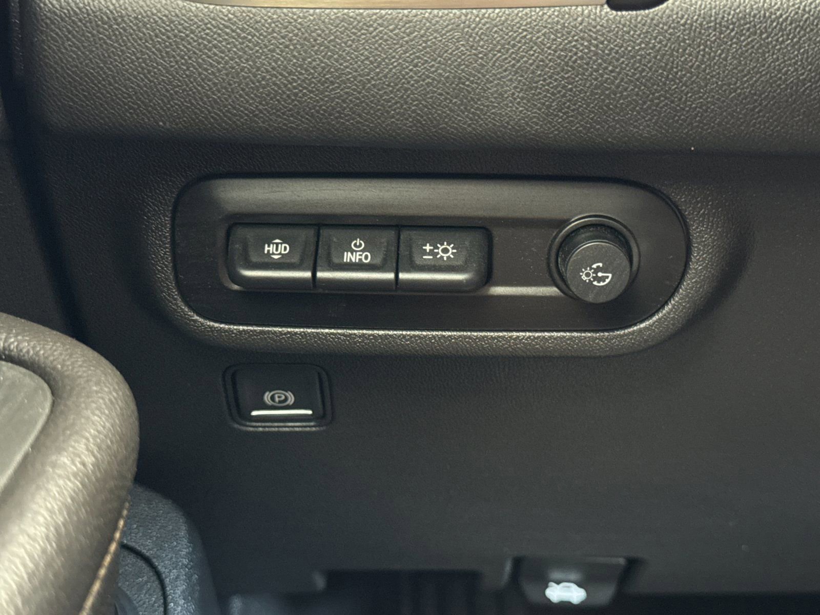 Used 2022 GMC Terrain Denali image 32