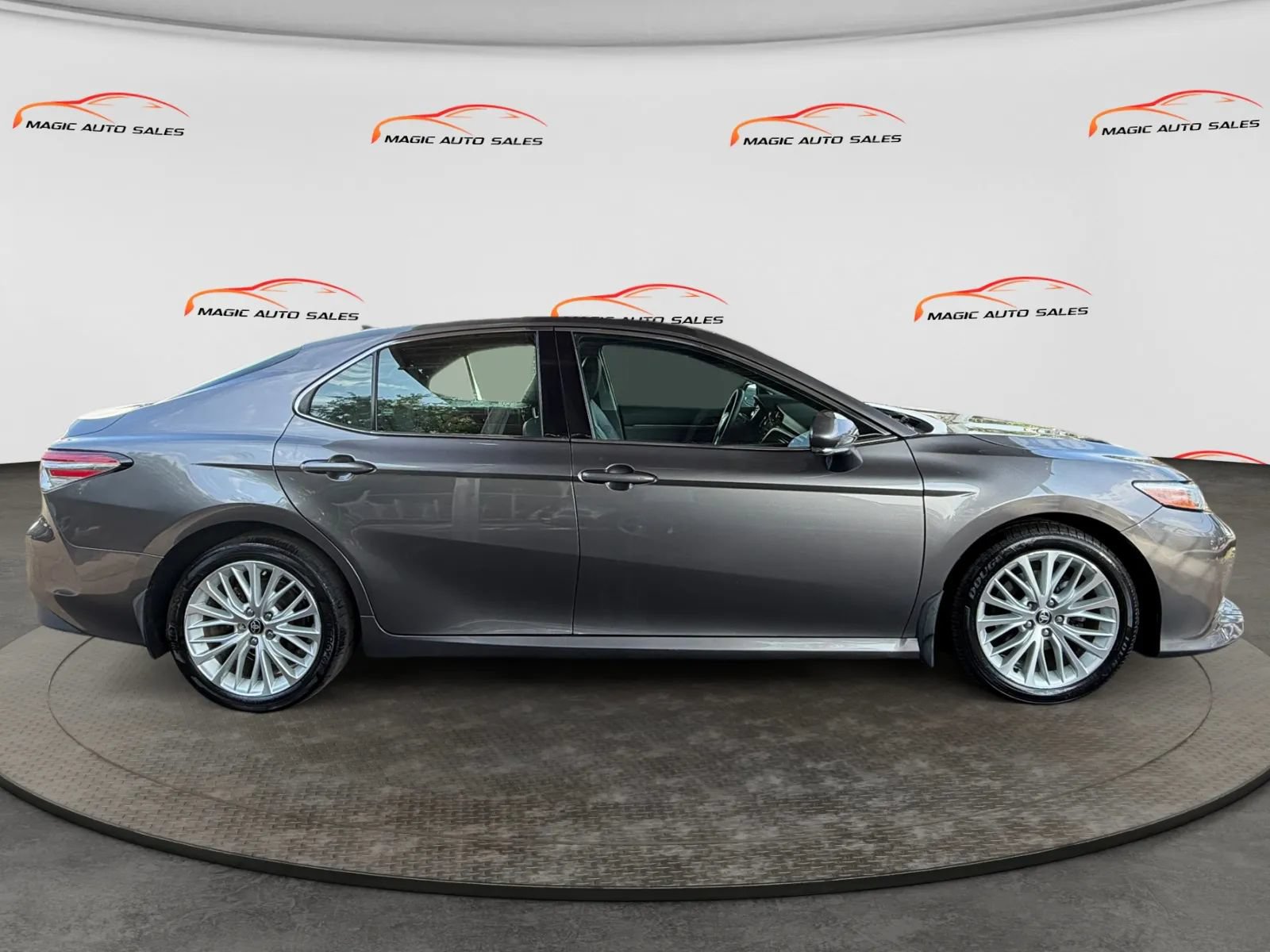 Used 2020 Toyota Camry XLE AWD/4WD image 6