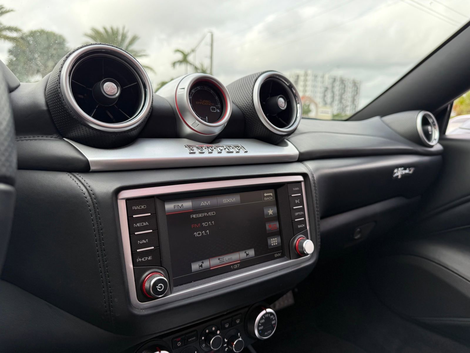 Used 2016 Ferrari California T image 25