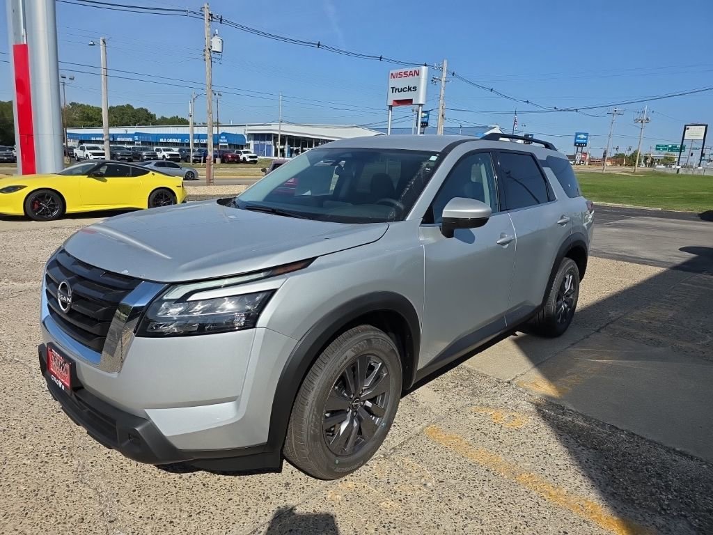New 2025 Nissan Pathfinder SV image 10