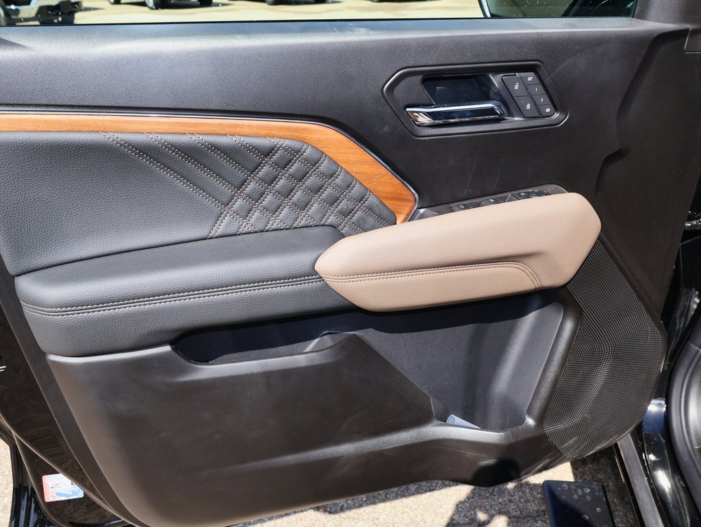 New 2026 GMC Canyon Denali w/ LPO, Denali Black Edition image 14