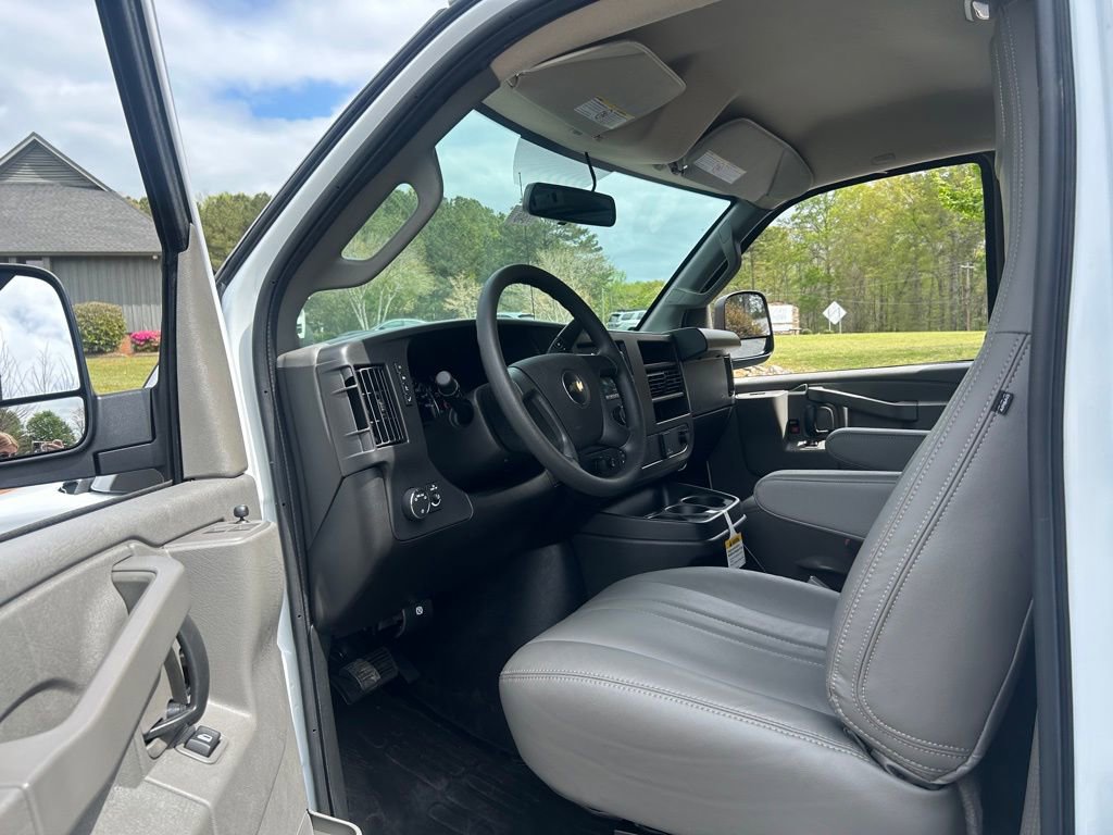 New 2026 Chevrolet Express 2500 Extended image 31