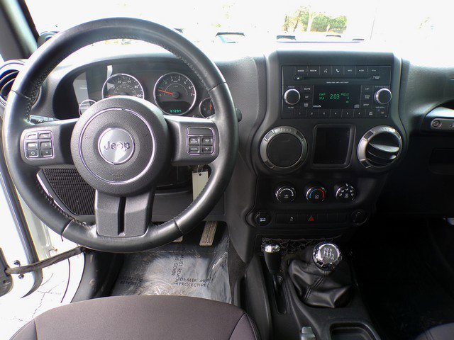 Used 2014 Jeep Wrangler Unlimited Sport w/ Connectivity Group image 13