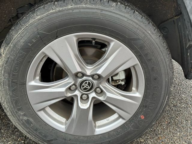 Used 2025 Toyota RAV4 XLE image 13