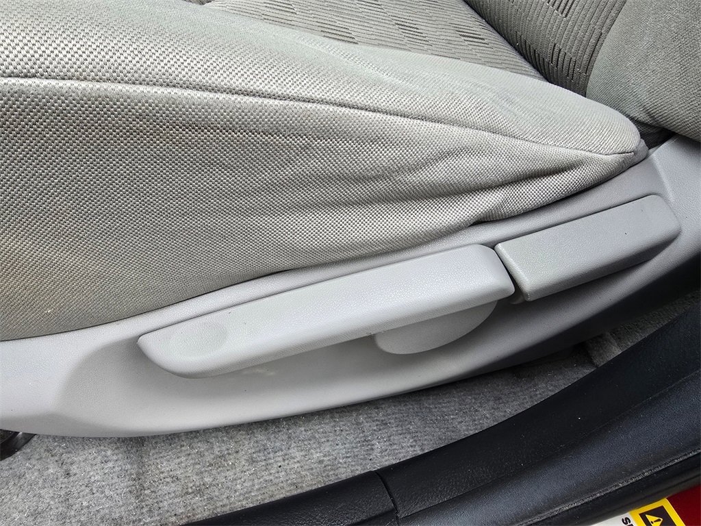 Used 2012 Toyota RAV4 FWD image 25