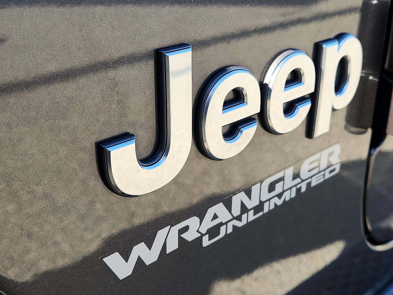 Used 2019 Jeep Wrangler Unlimited Sahara image 29