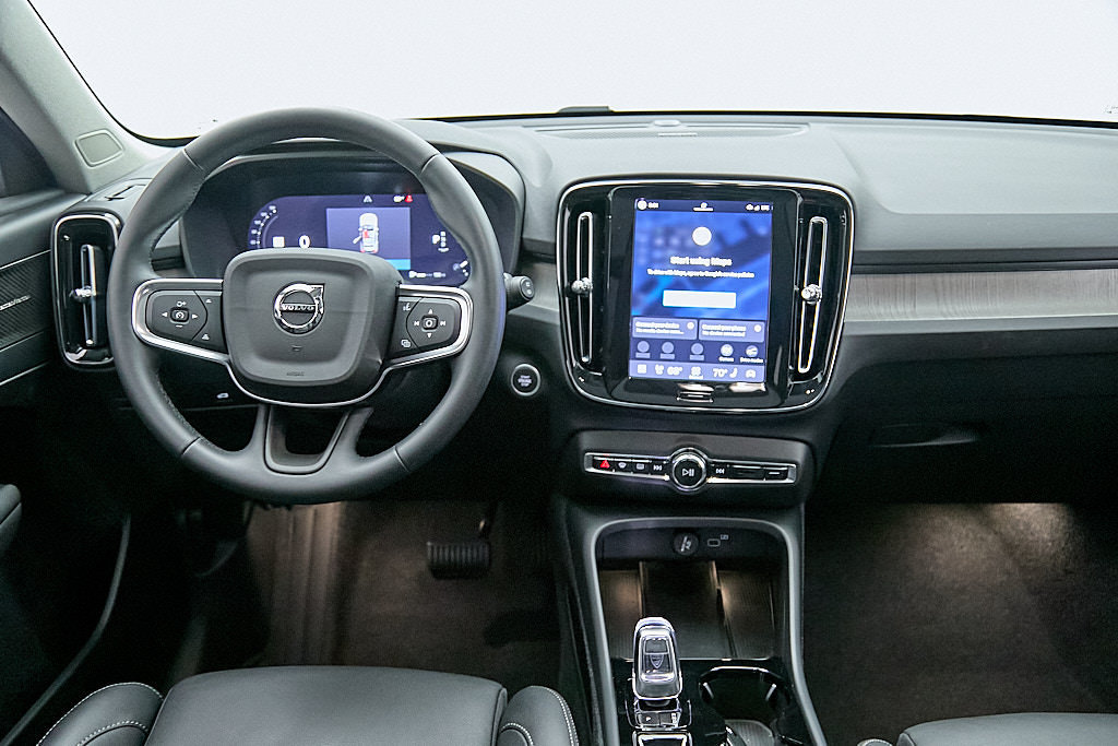 Certified 2025 Volvo XC40 B5 Ultra AWD/4WD image 25