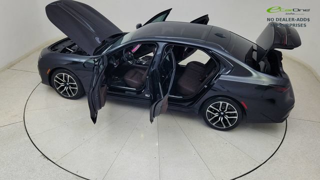 Used 2023 BMW 740i w/ Parking Assistance Package RWD image 85