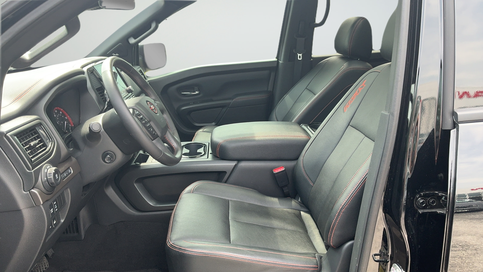 Certified 2024 Nissan Titan PRO-4X w/ Pro-4x Convenience Package AWD/4WD image 34