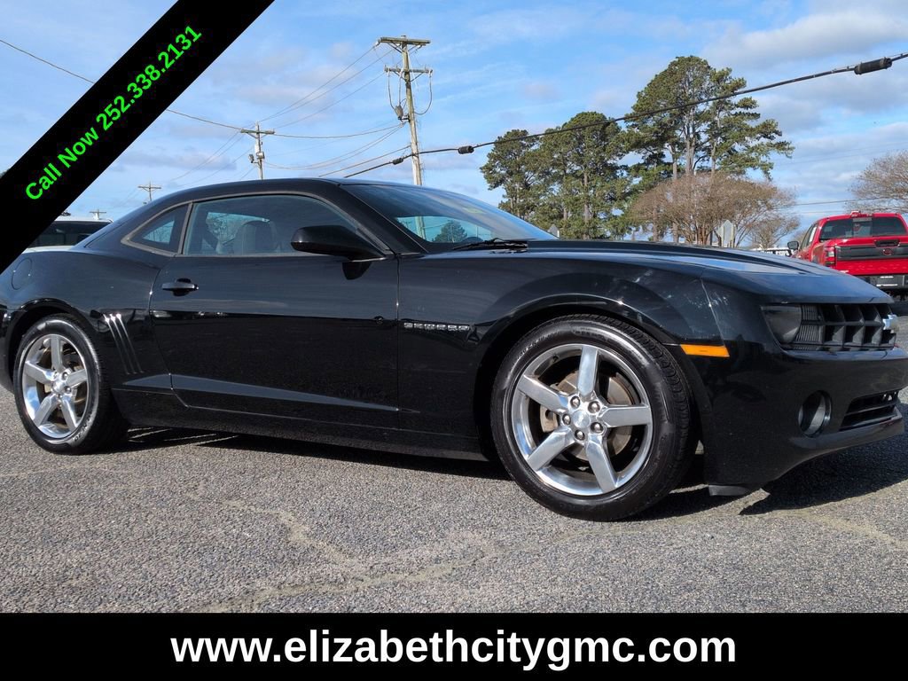 Used 2013 Chevrolet Camaro LT image 2