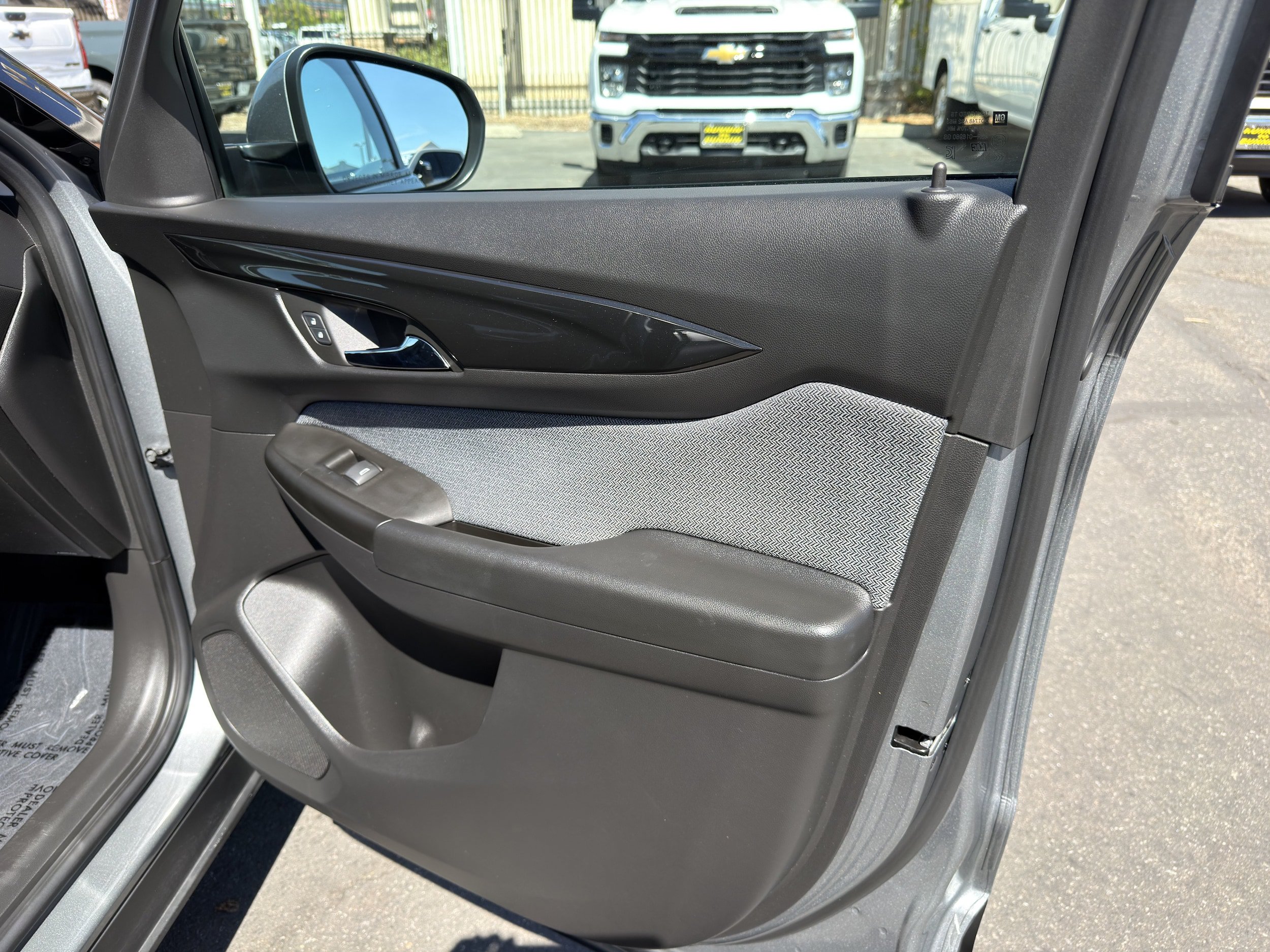Used 2024 Chevrolet TrailBlazer LT FWD image 11
