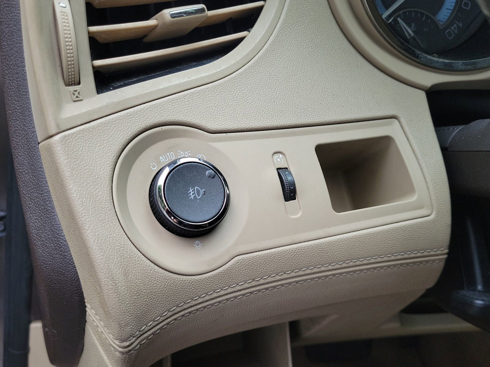 Used 2010 Buick LaCrosse CXL FWD image 13