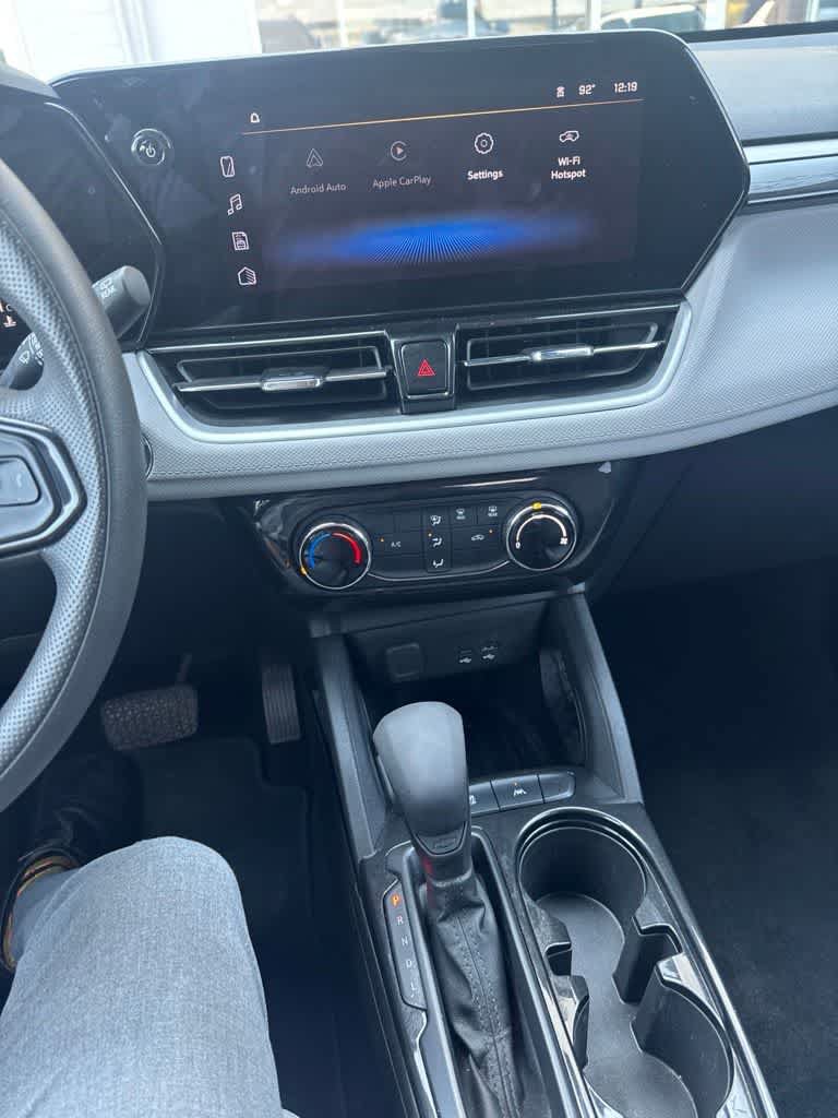 Used 2025 Chevrolet TrailBlazer LT FWD image 14