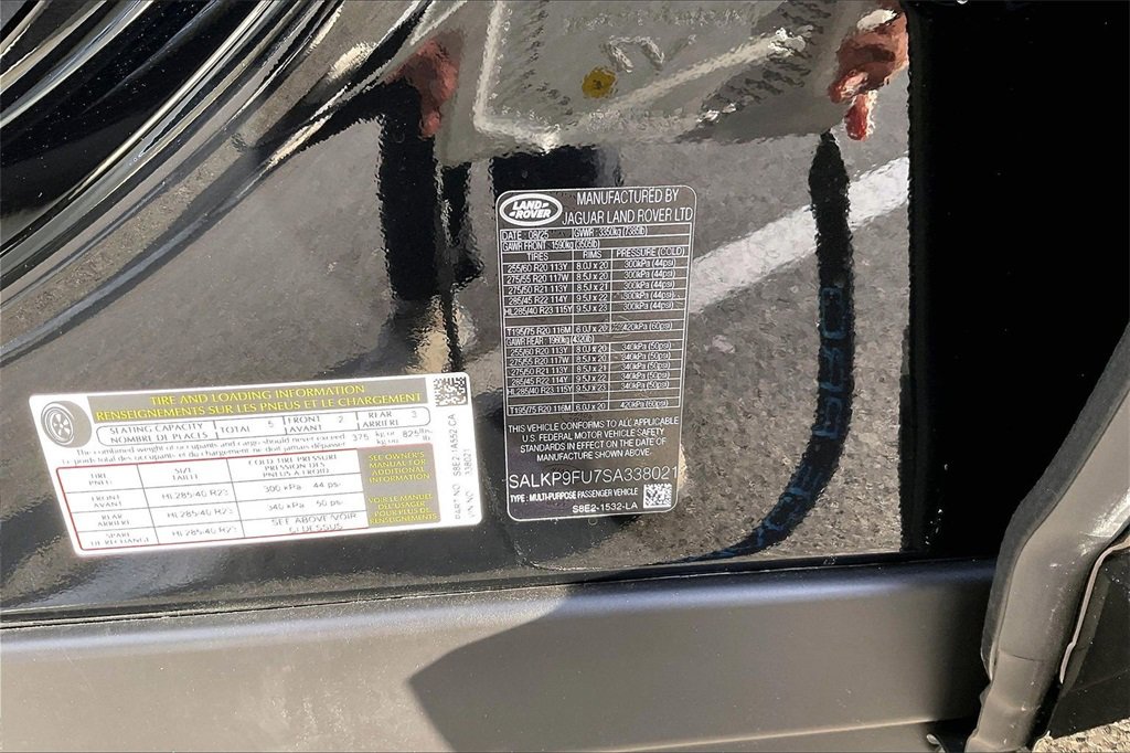 New 2025 Land Rover Range Rover SE image 8