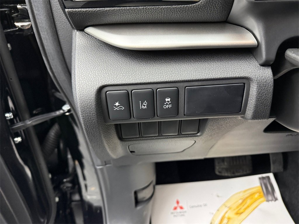 New 2026 Mitsubishi Eclipse Cross LE image 27