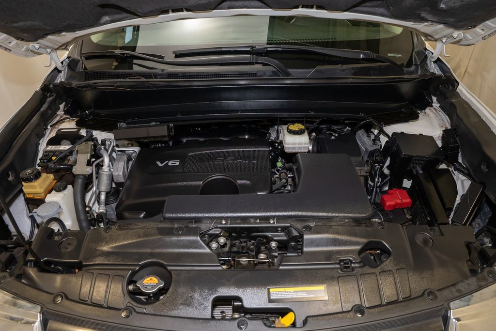 Used 2018 Nissan Pathfinder SV image 20