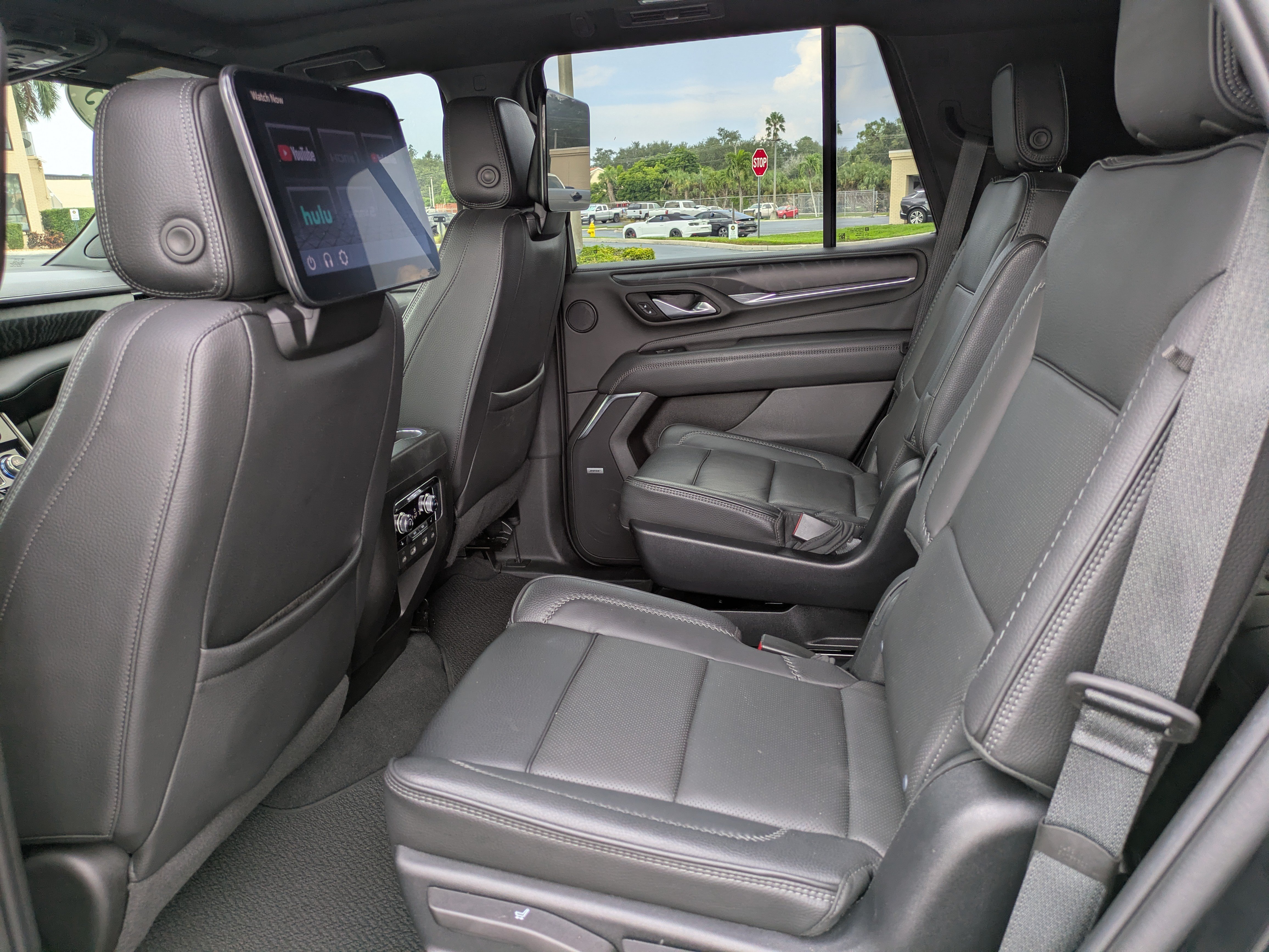 Used 2023 GMC Yukon Denali w/ Denali Reserve Package AWD/4WD image 14