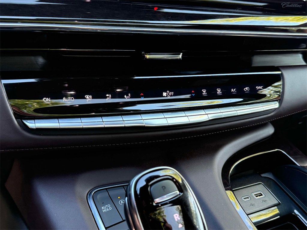 Certified 2024 Cadillac Escalade ESV Sport Platinum w/ LPO, ONYX Package image 29