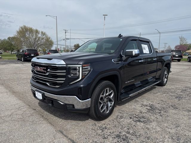 Used 2022 GMC Sierra 1500 SLT image 1
