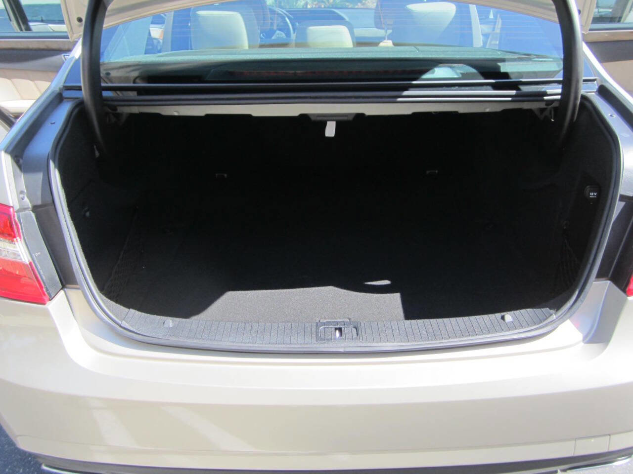 Used 2010 Mercedes-Benz E 350 E 350 Sport 4dr Sedan image 11