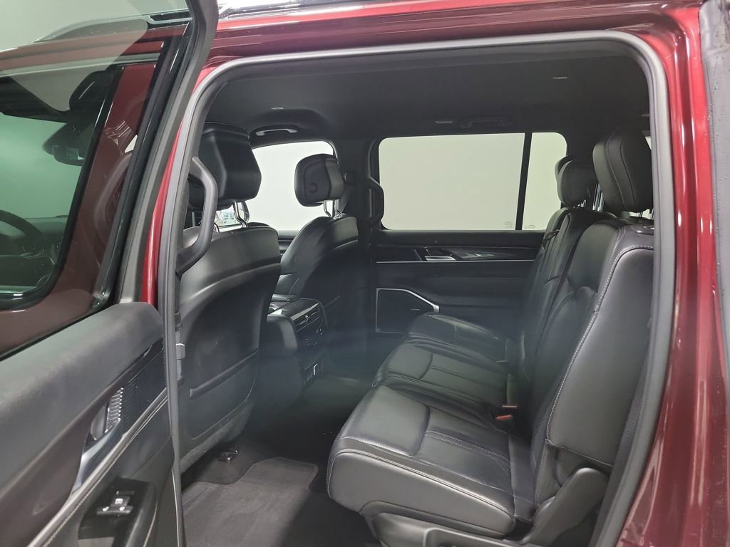 Used 2023 Jeep Wagoneer 4WD image 66