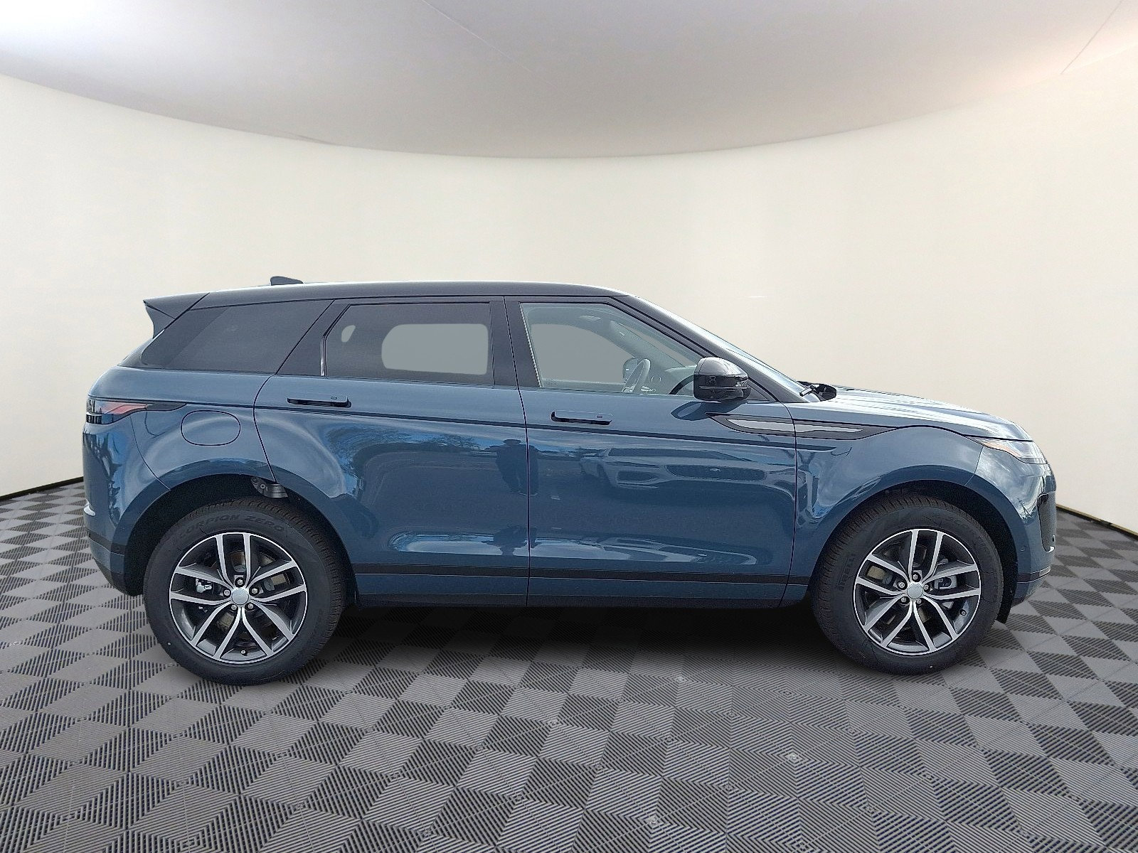 New 2026 Land Rover Range Rover Evoque S image 6