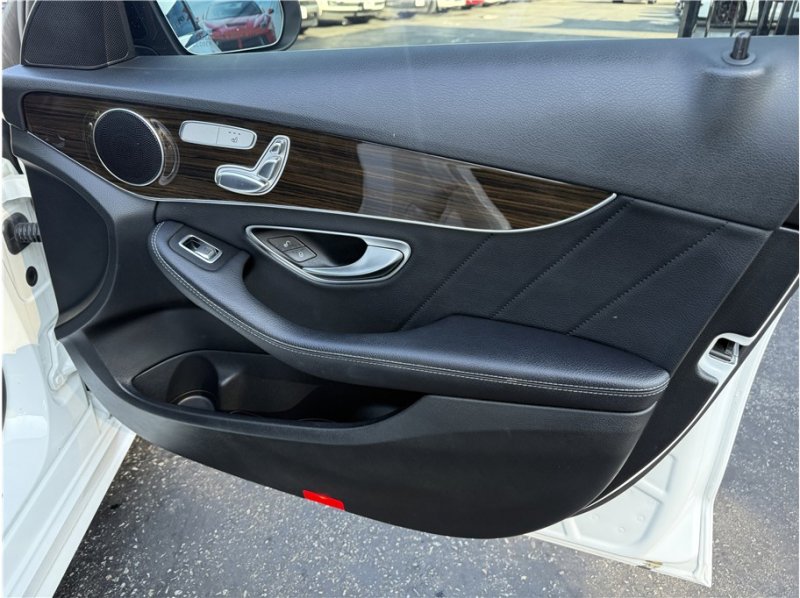 Used 2020 Mercedes-Benz C 300 Sedan image 28