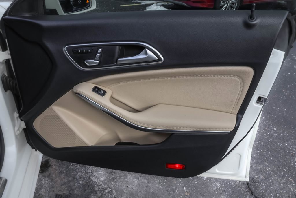 Used 2018 Mercedes-Benz CLA 250 4MATIC image 35