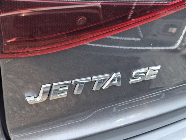 Used 2017 Volkswagen Jetta SE FWD image 7