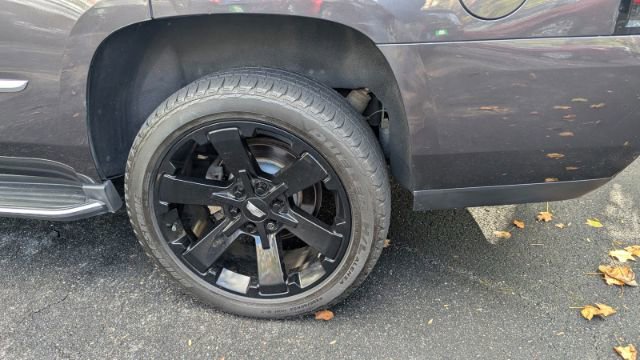 Used 2015 Cadillac Escalade Luxury image 10