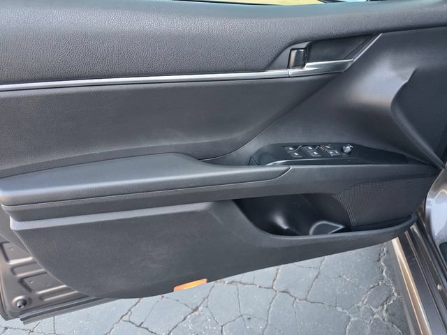 Used 2019 Toyota Camry SE w/ Carpet Mat Package FWD image 10
