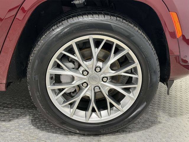 Certified 2022 Jeep Grand Cherokee Summit image 8