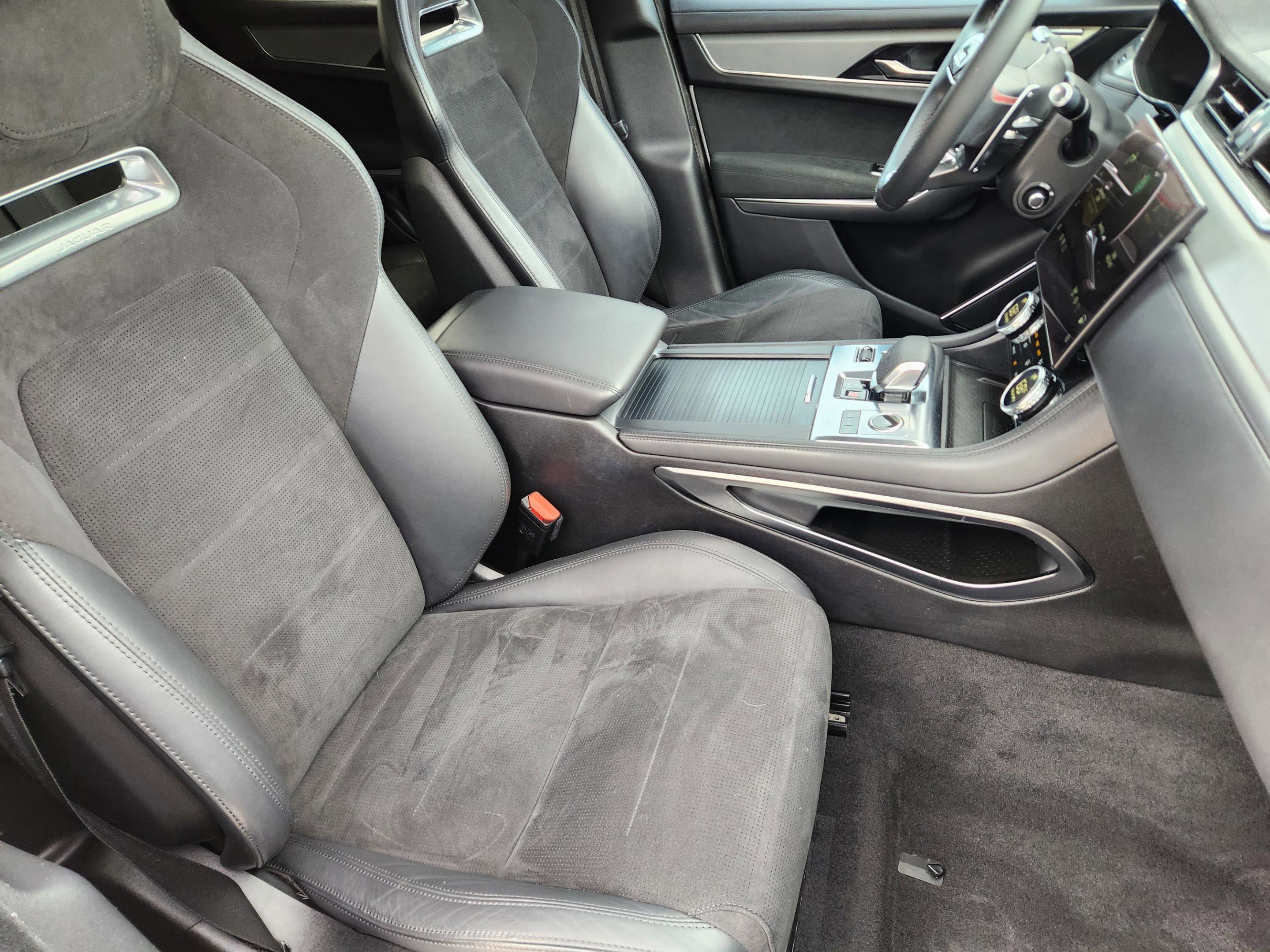 Used 2022 Jaguar F-PACE SVR image 6