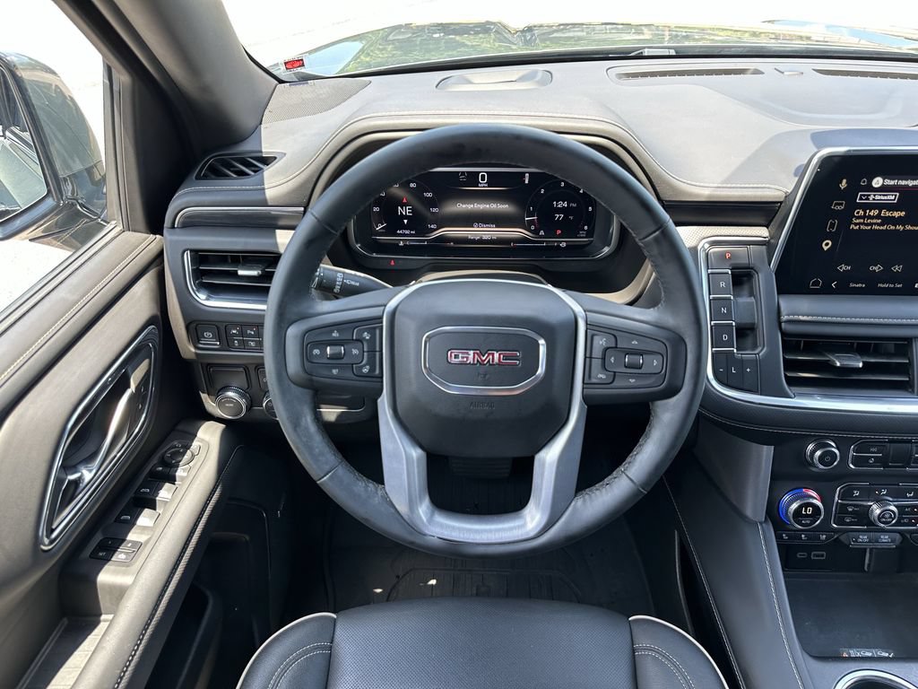 Used 2023 GMC Yukon SLT w/ SLT Luxury Package RWD image 16