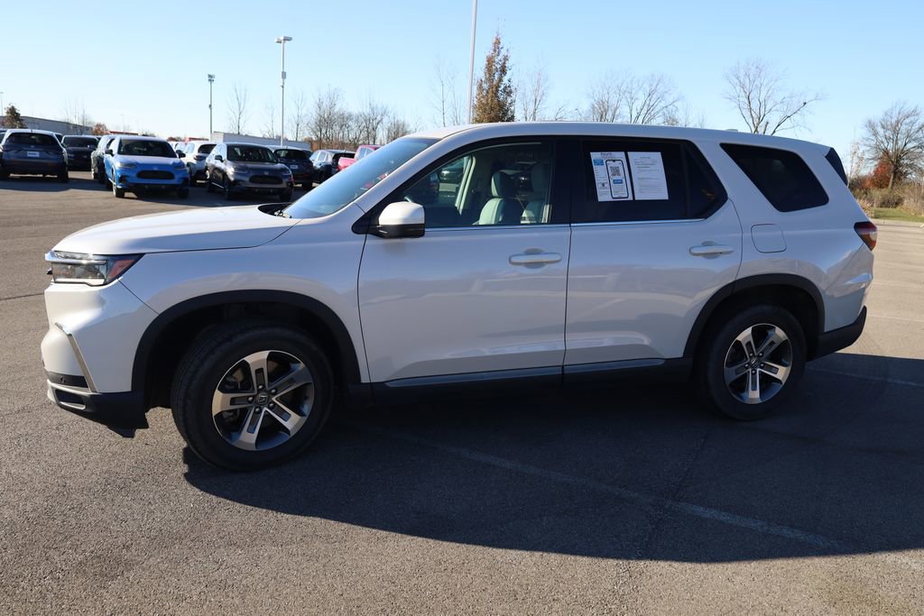 Used 2025 Honda Pilot EX-L image 9