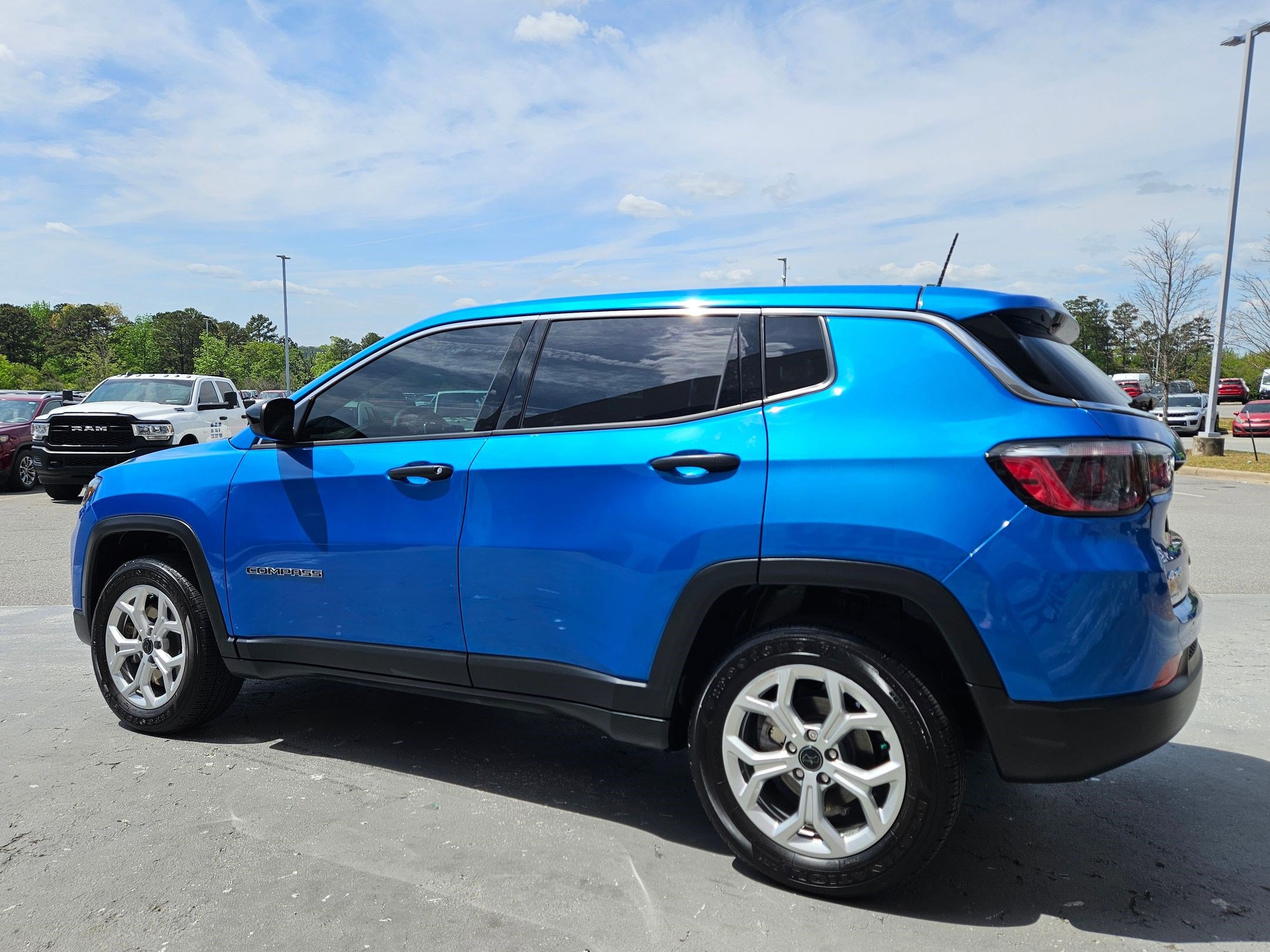 Used 2025 Jeep Compass Sport AWD/4WD image 5