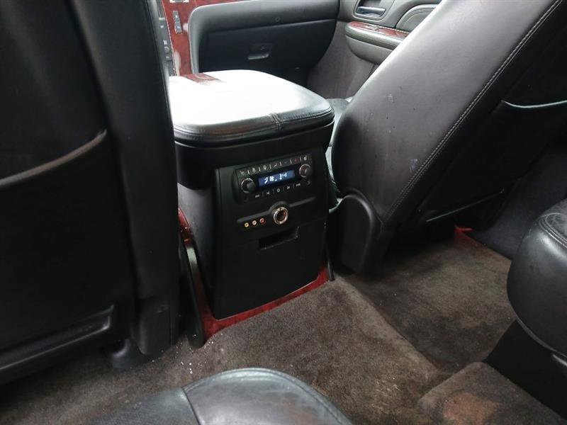 Used 2007 Cadillac Escalade AWD w/ Information Package image 12