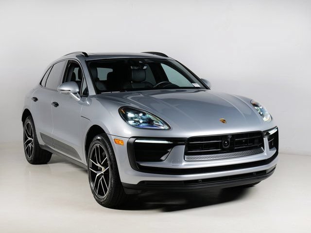 Certified 2026 Porsche Macan AWD/4WD image 7