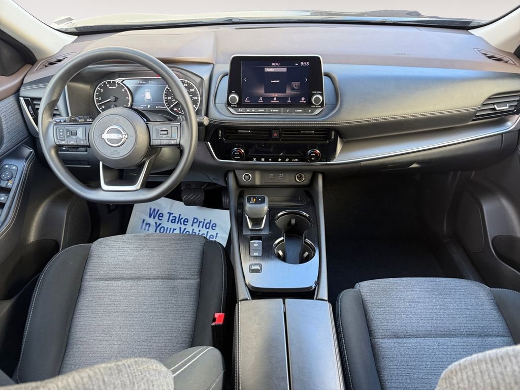 Used 2023 Nissan Rogue SV image 10