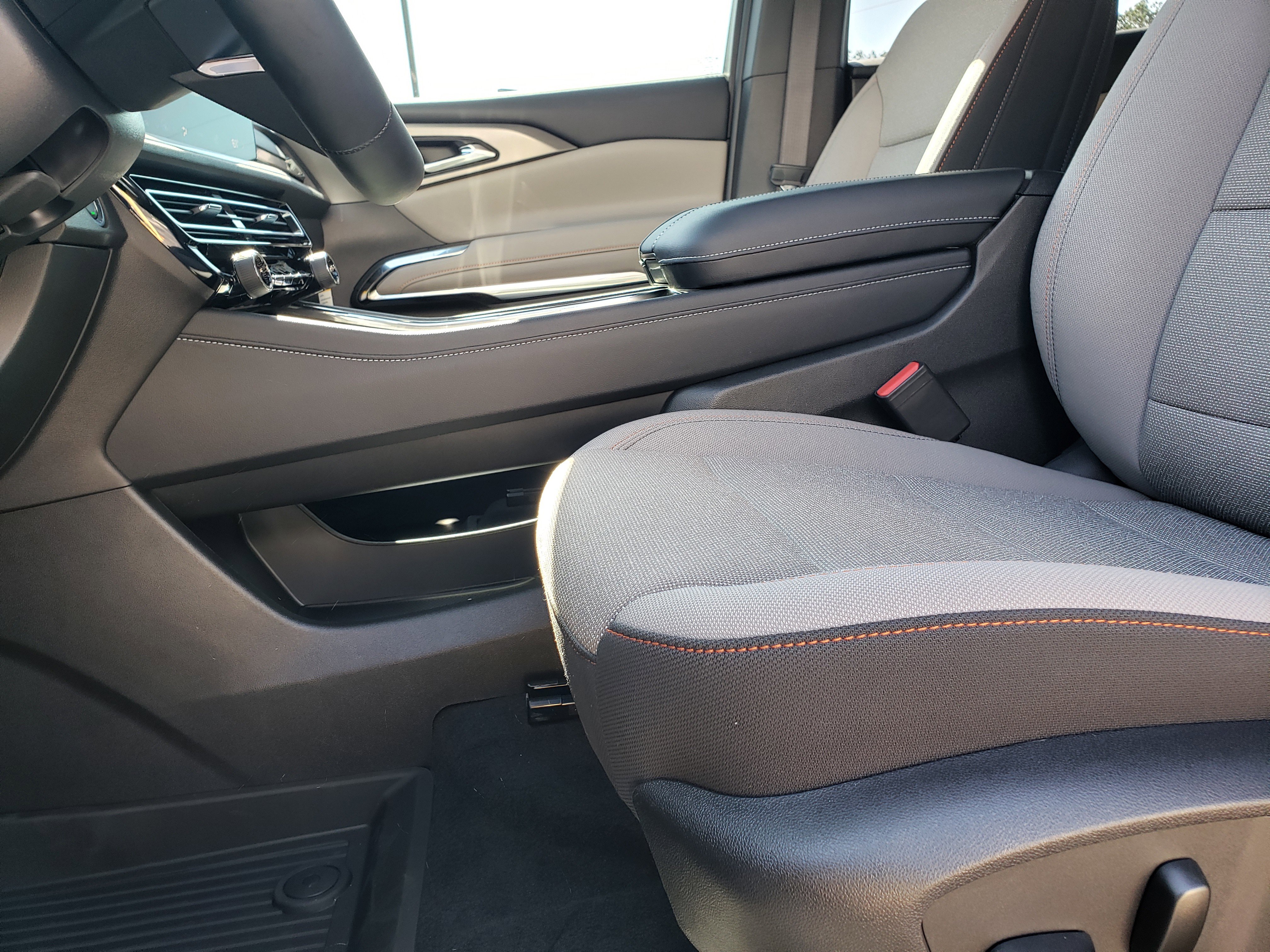 New 2026 Chevrolet Traverse LT w/ LPO, Floor Liner Package image 28