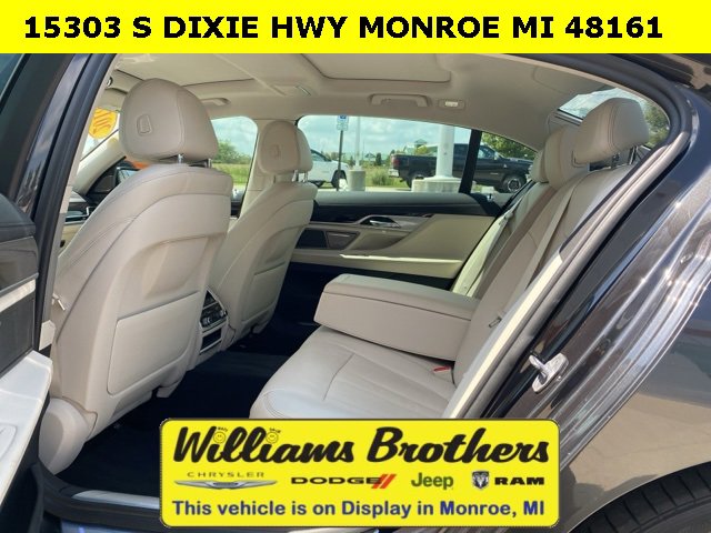 Used 2018 BMW 740i xDrive image 26