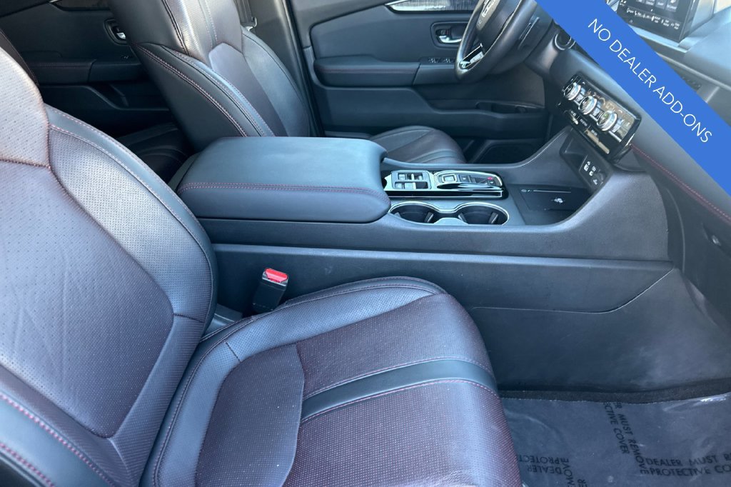 Certified 2025 Honda Pilot Black Edition image 17