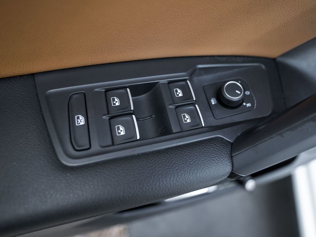 Used 2019 Volkswagen Tiguan SEL image 21