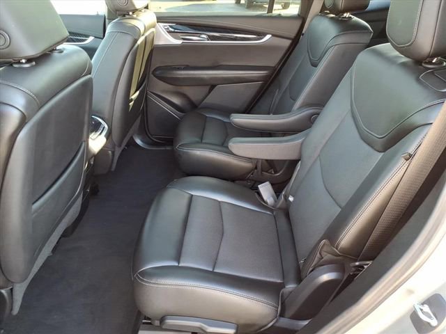 Used 2024 Cadillac XT6 Premium Luxury w/ Technology Package AWD/4WD image 7