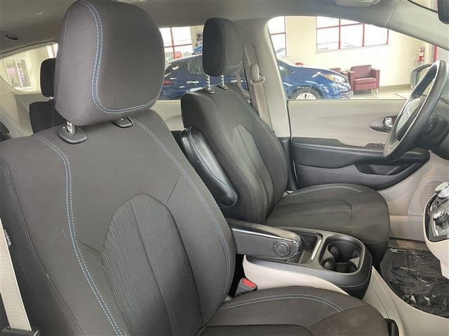 Used 2021 Chrysler Pacifica Touring image 22