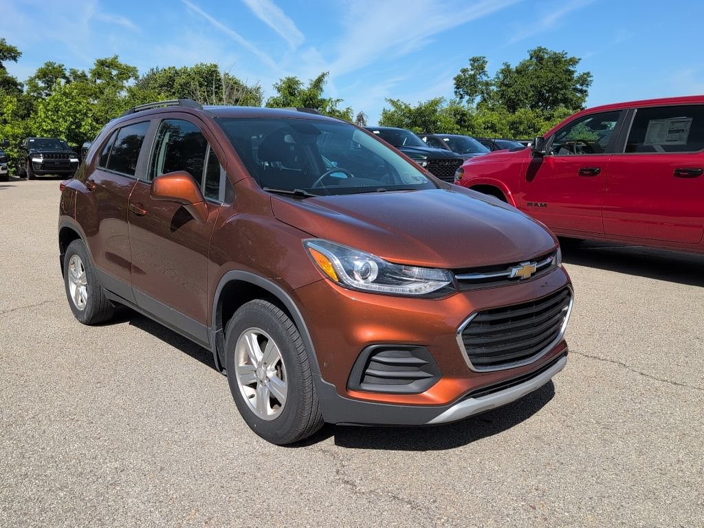 Used 2019 Chevrolet Trax LT w/ LPO, Protection Package AWD/4WD image 1
