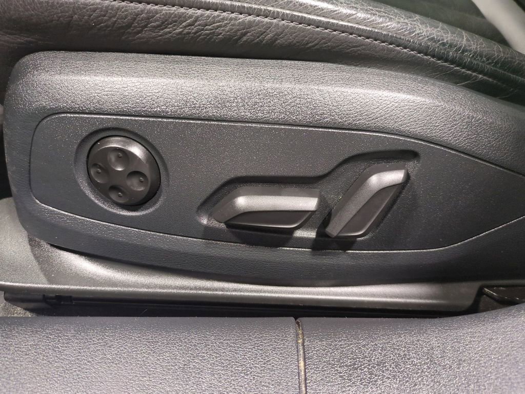 Used 2017 Audi A4 2.0T Premium w/ Convenience Package image 21