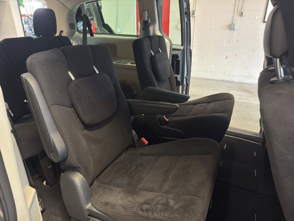 Used 2014 Dodge Grand Caravan American Value Package image 22