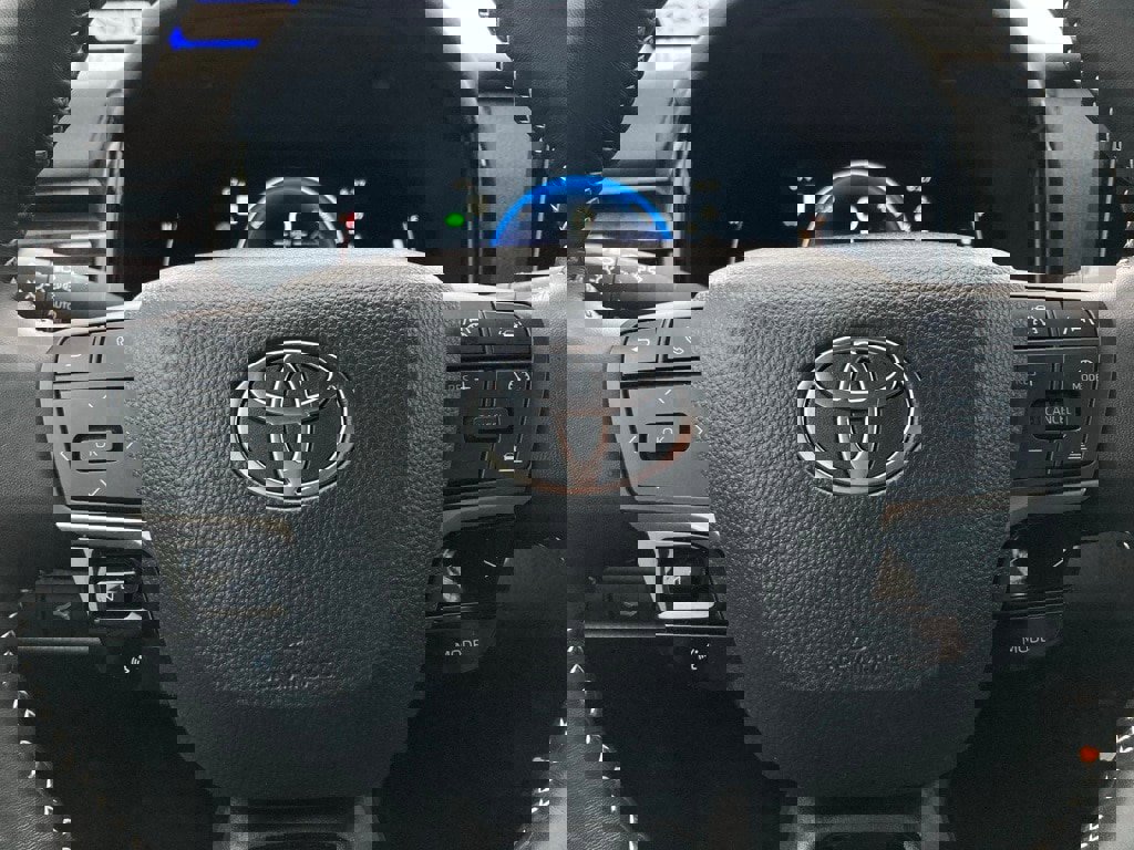 Certified 2025 Toyota Camry SE image 17